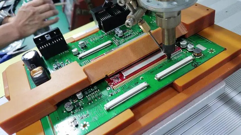 How to maintain an automatic soldering machine